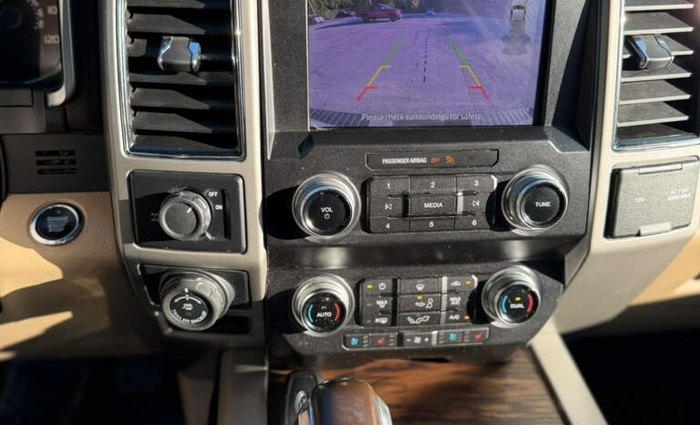 
								2019 F150 lariat full									