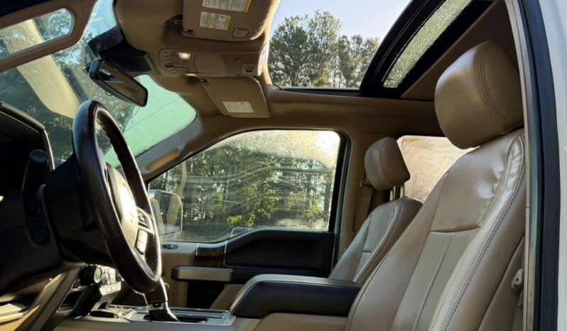 
								2019 F150 lariat full									