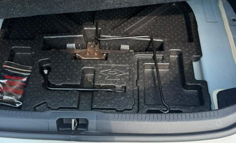 
								2012 Toyota Camry full									