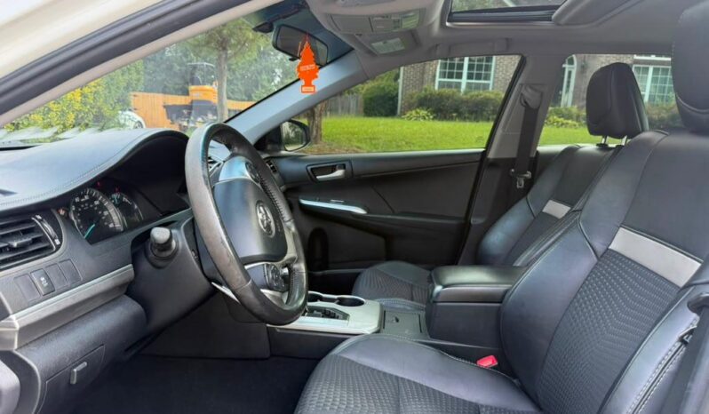 
								2012 Toyota Camry full									