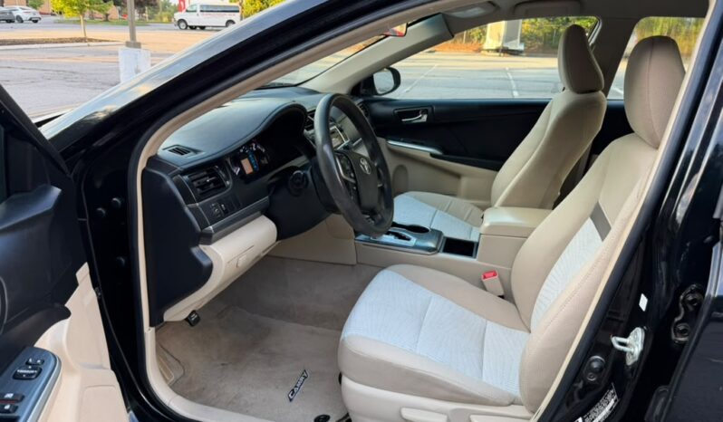 
								2012 Toyota Camry Hybrid full									