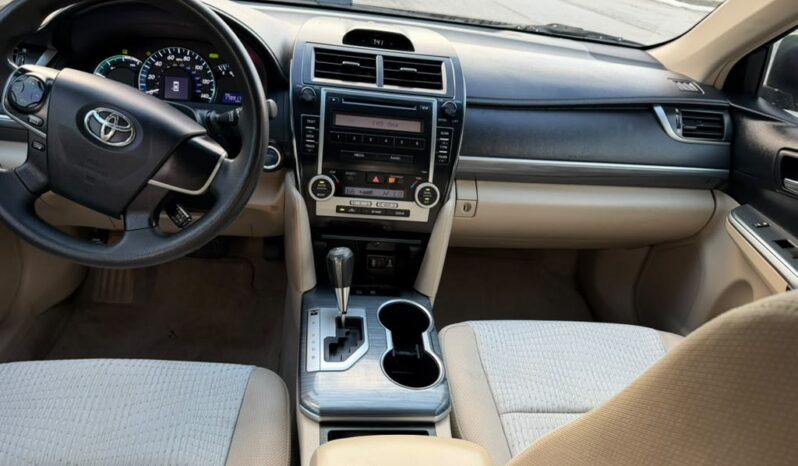 
								2012 Toyota Camry Hybrid full									