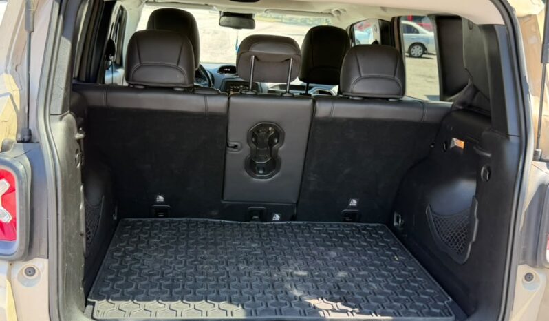 
								2017 Jeep Renegade full									