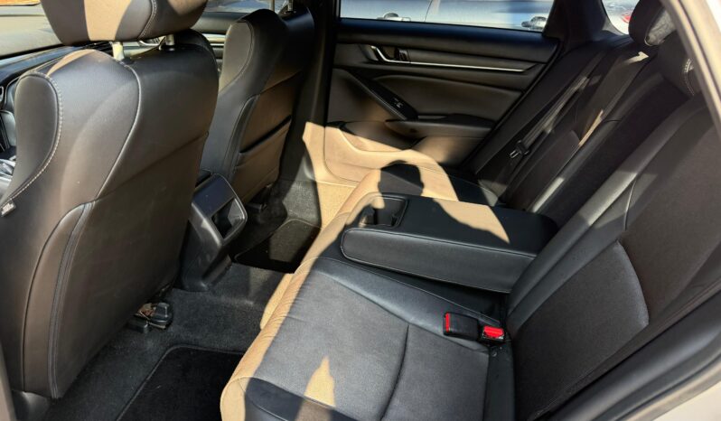 
								2020 Honda Accord full									