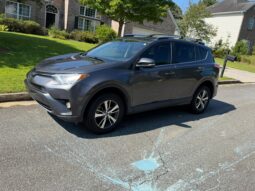 
										2018 Toyota RAV4 XLE full									