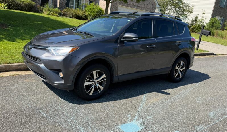 
								2018 Toyota RAV4 XLE full									