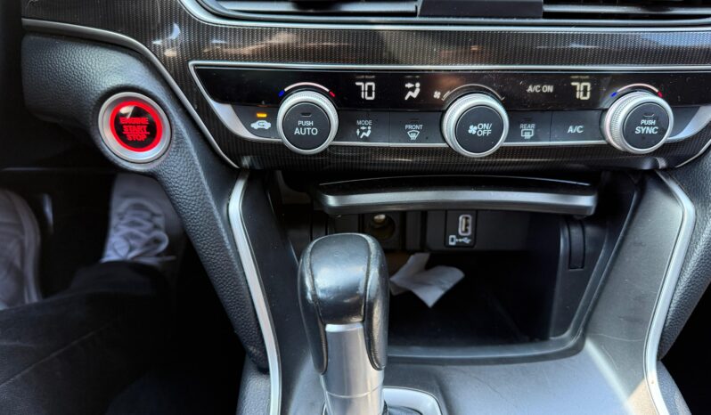 
								2020 Honda Accord full									