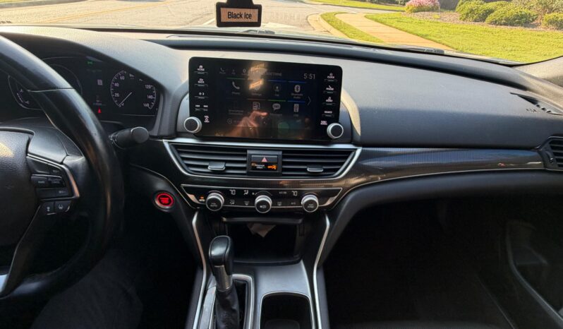 
								2020 Honda Accord full									