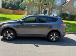 
										2018 Toyota RAV4 XLE full									