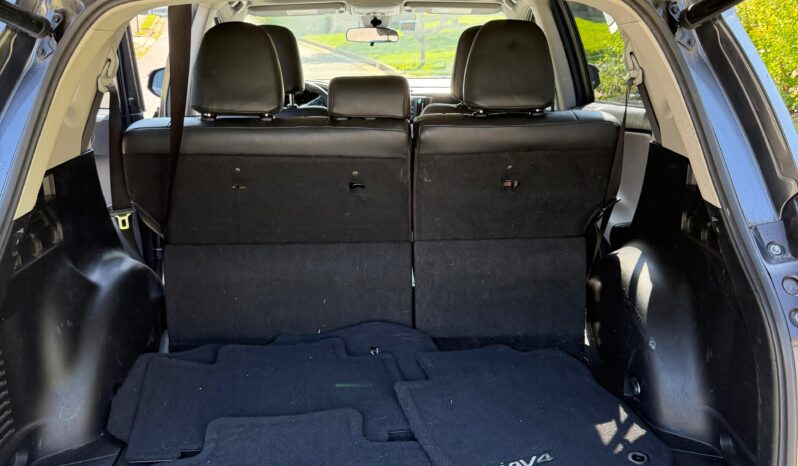 
								2018 Toyota RAV4 XLE full									