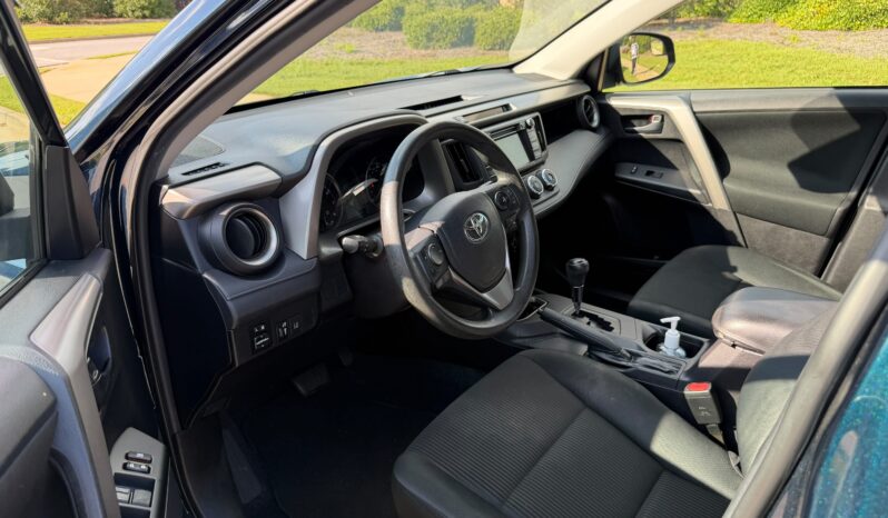 
								2018 Toyota Rav4 full									