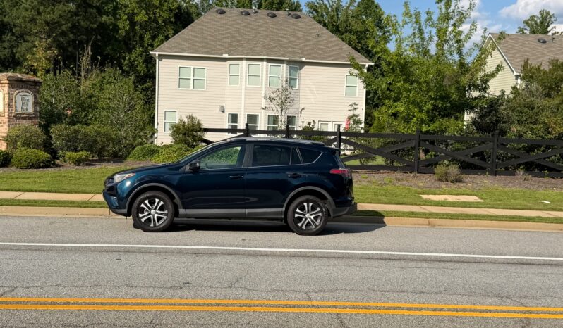 
								2018 Toyota Rav4 full									