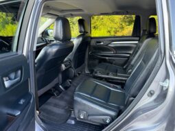 
										2018 Toyota Highlander SE full									