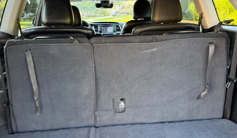 
								2018 Toyota Highlander SE full									