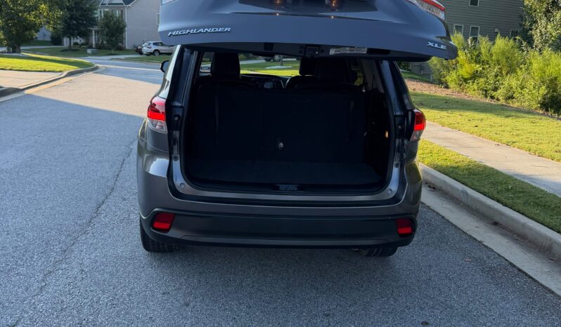 
								2018 Toyota Highlander SE full									