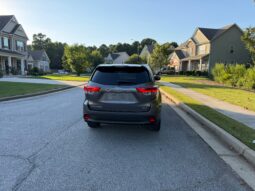 
										2018 Toyota Highlander SE full									