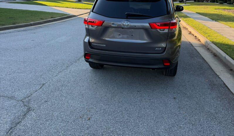 
								2018 Toyota Highlander SE full									
