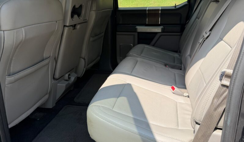 
								2016 Ford F-150 Lariat full									