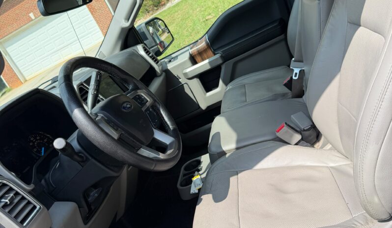 
								2016 Ford F-150 Lariat full									