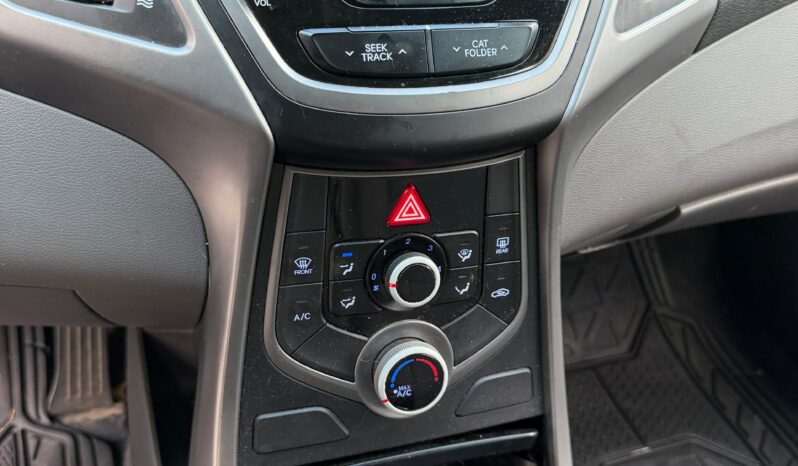 
								2016 Hyundai Elantra full									