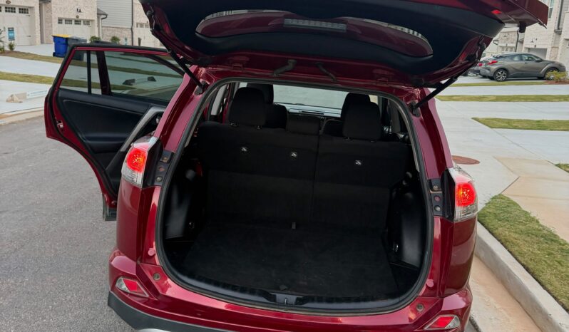 
								2018 Toyota RAV4 full									
