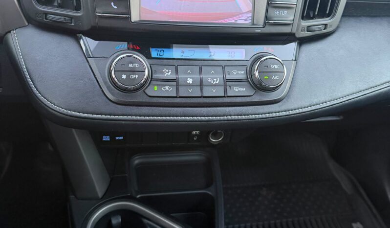 
								2018 Toyota RAV4 full									