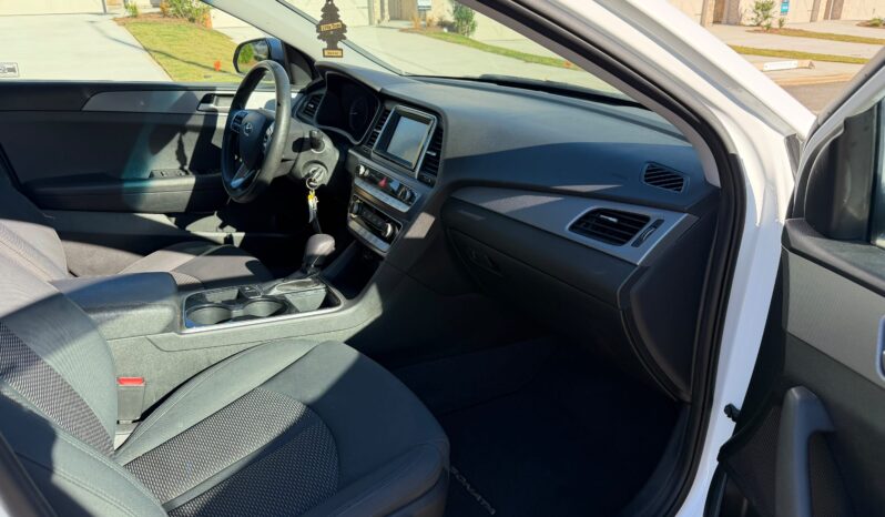 
								2019 Hyundai Sonata SE full									
