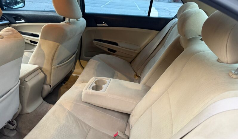 
								2011 Honda Accord full									