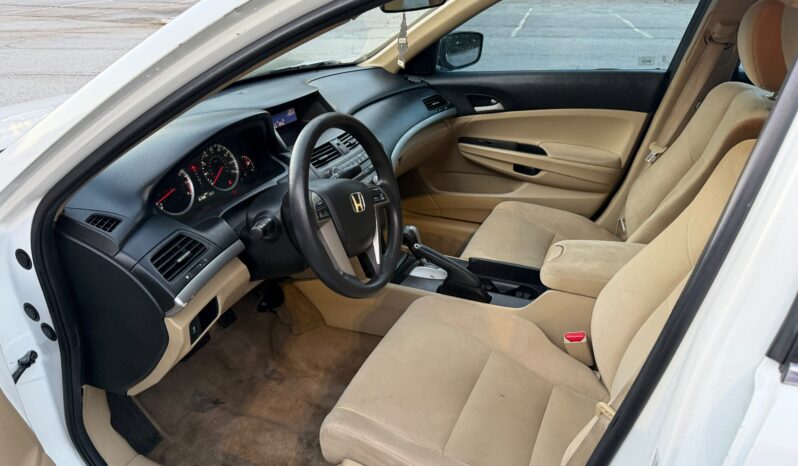 
								2011 Honda Accord full									