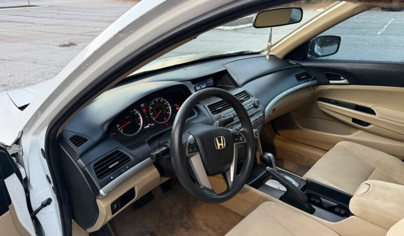 
								2011 Honda Accord full									