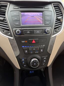 
										2017 Hyundai Santa Fe Sports full									