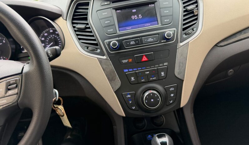 
								2017 Hyundai Santa Fe Sports full									