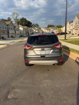 
										2014 Ford Escape SE full									